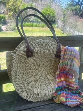 Straw Round Tote Bag with Brown Handles - Neutral